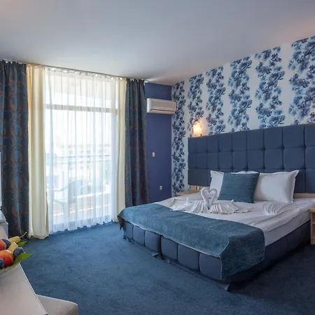 Grenada Complex 아파트 써니비치